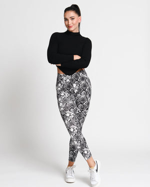 Full view of lady wearing *Wild at Heart* (Dream Light Leggings)