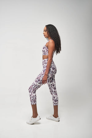 Side view of Capri Legging with Pockets for women