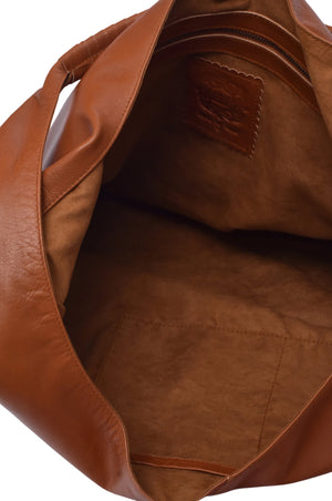A view of inside the Sueno Slouchy Leather Bag