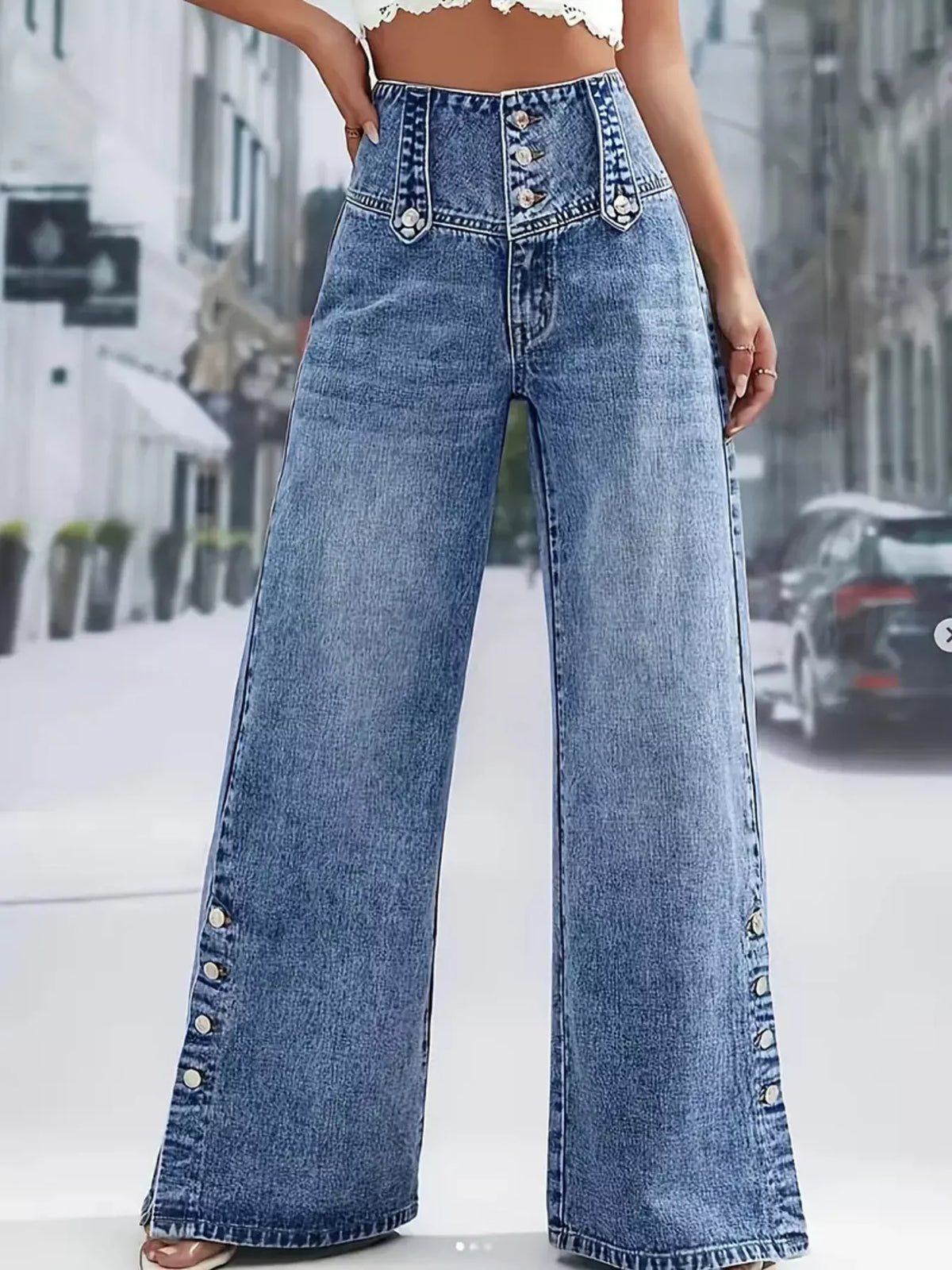 Woman wearing baggy jeans