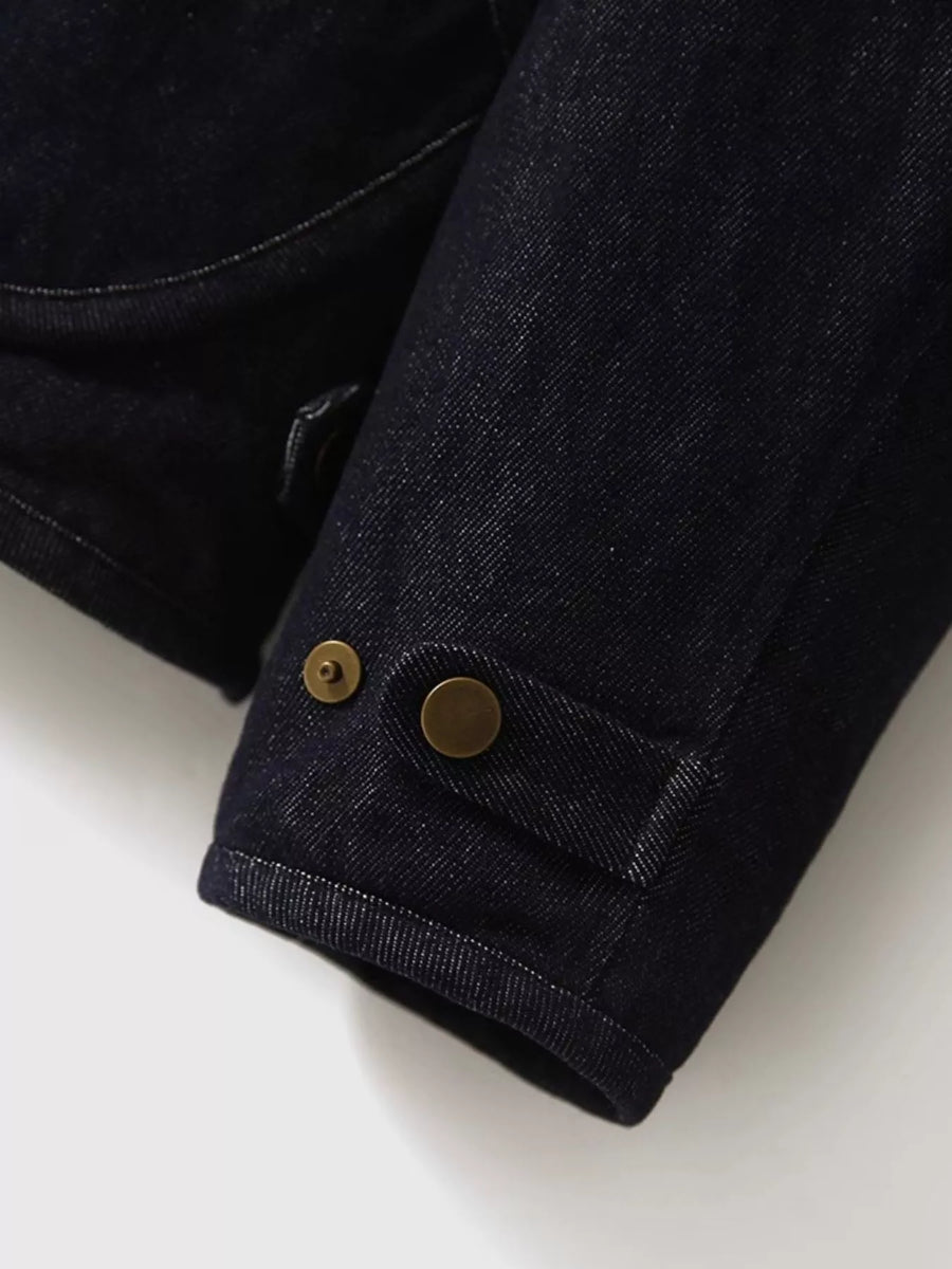 A view of the snap on the sleeve of Diamond-Quilted Lightweight Cropped Reversible Down Jacket