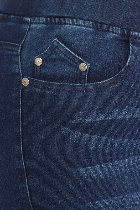 Close up of front pocket on 4X/5X-5X/6X Super Plus Size Jeggings Pants