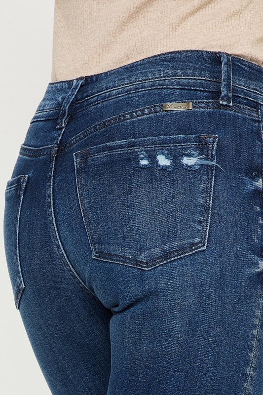 Close up on the pockets of HIGH RISE GIRLFRINED JEANS LIGHT WASH