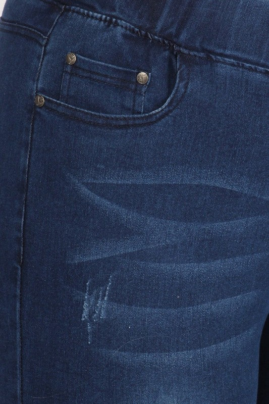 Close up view of the pocket on Plus Size High Waist Distressed Jeggings Pants