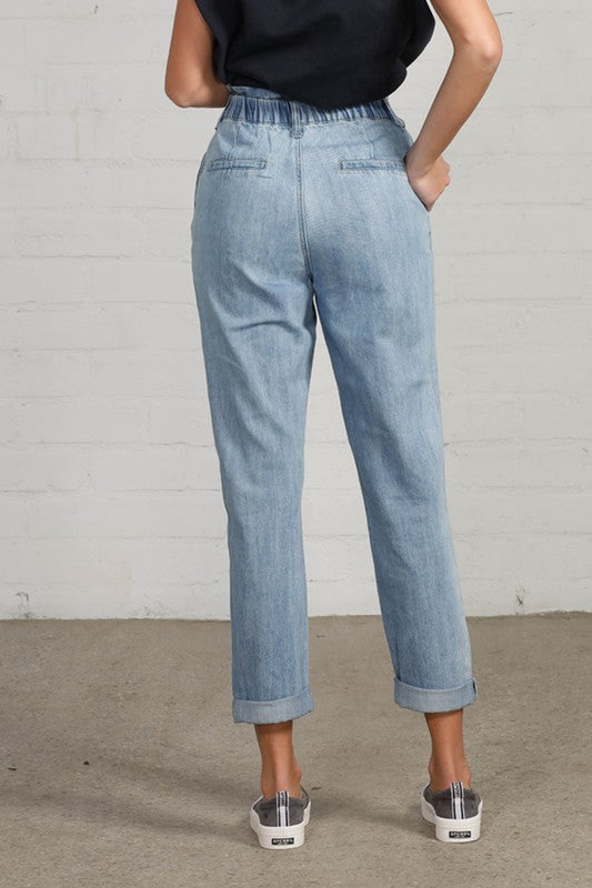 View of pocket on HIGH WAIST ELASTIC-BANDED SLOUCH JEANS