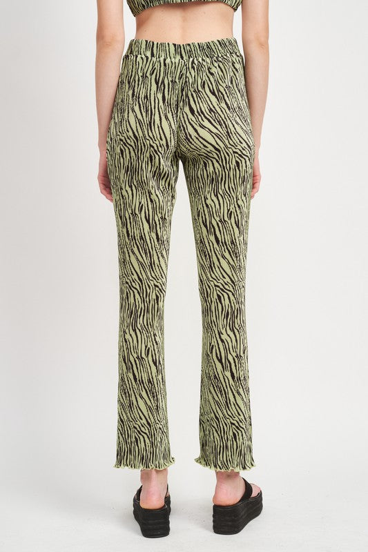 HIGH RISE FLARE PLEATED PANTS