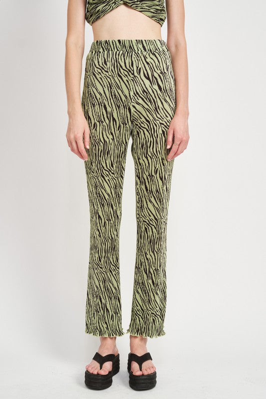 HIGH RISE FLARE PLEATED PANTS