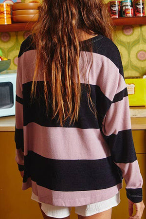 Back view of High-Low Color Block Round Neck Long Sleeve T-Shirt