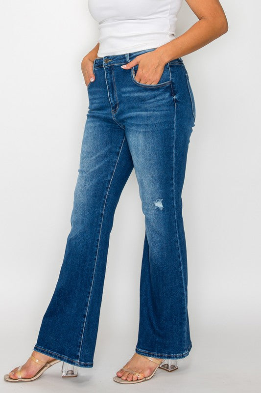 View of front pockets on plus size bytos Full Size High Rise Bootcut Jeans with Pockets