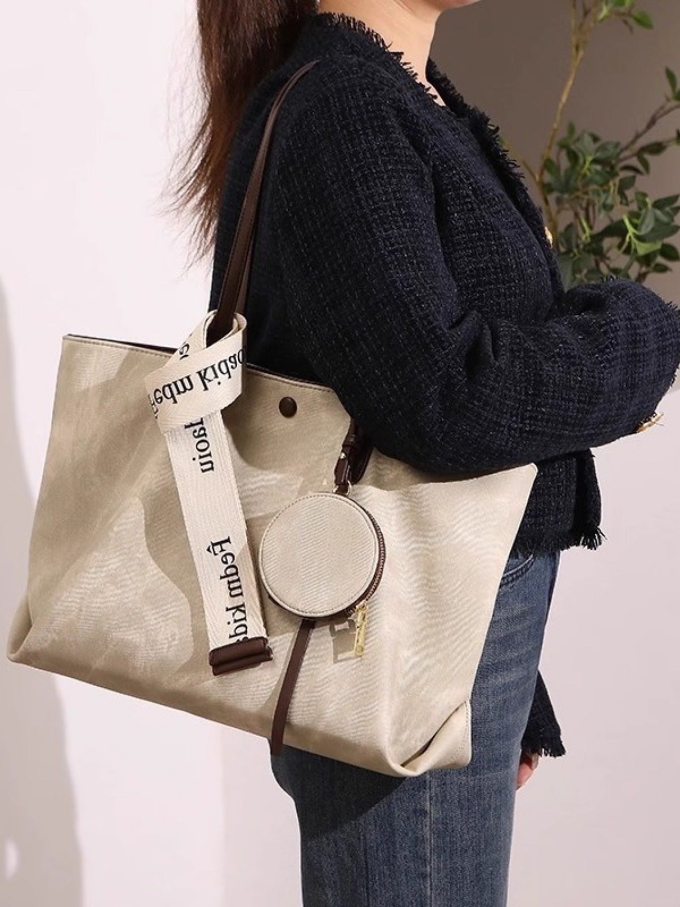 5f05acf5-0626-4517-8b36-ef2dc8ab5242-Max