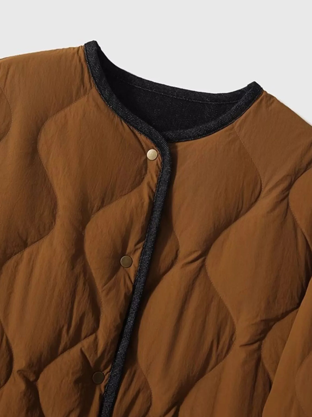 zoom in view of brown Diamond-Quilted Lightweight Cropped Reversible Down Jacket