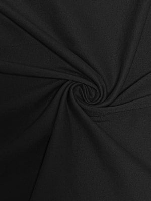 Close-up of black fabric with a褶皱效果