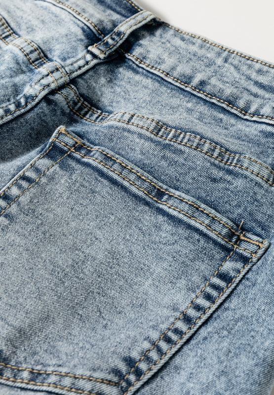 Zoom in view of the back pocket  Washed Wide Leg Jeans with Pockets 