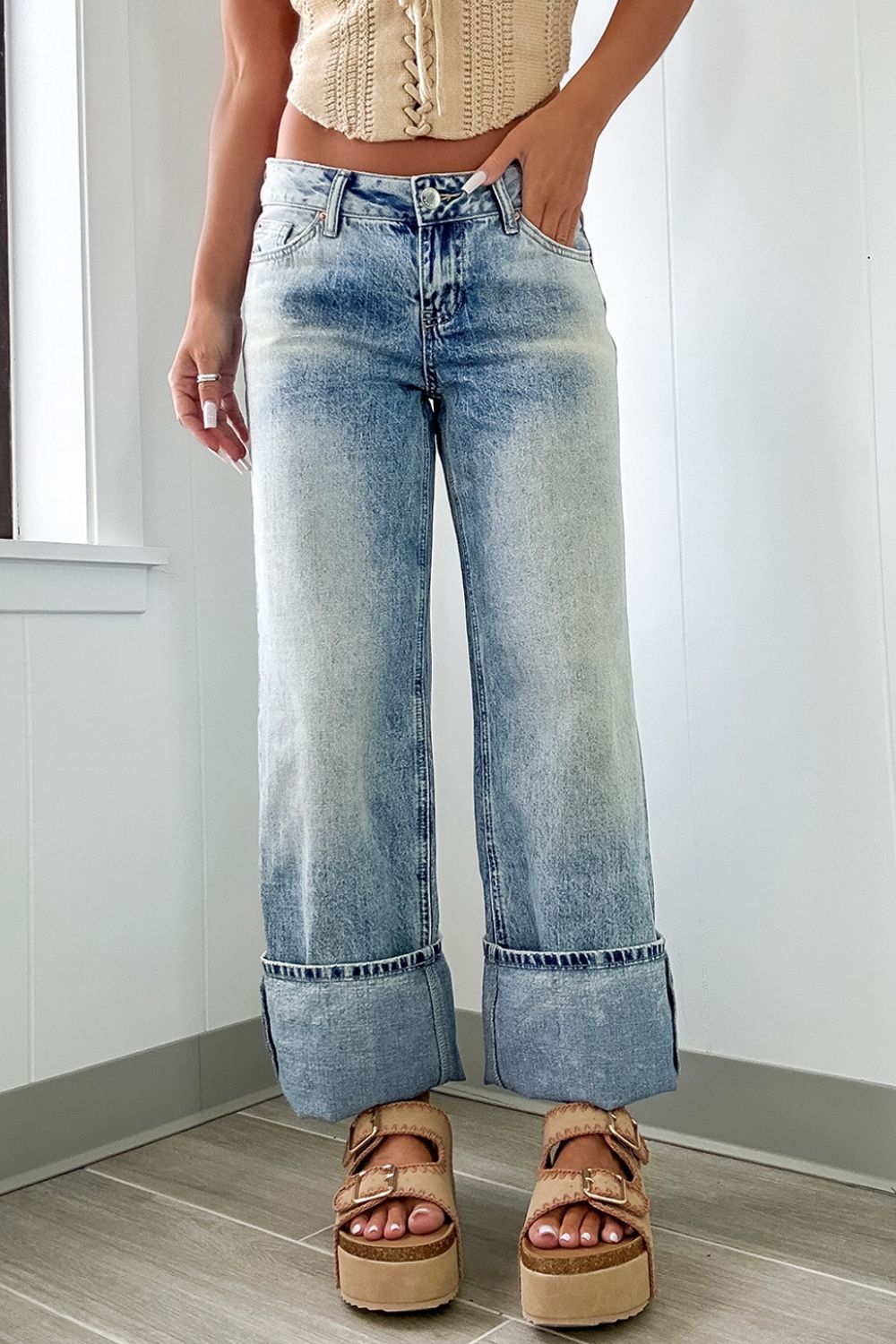 showing pocket on Washed Wide Leg Jeans with Pockets