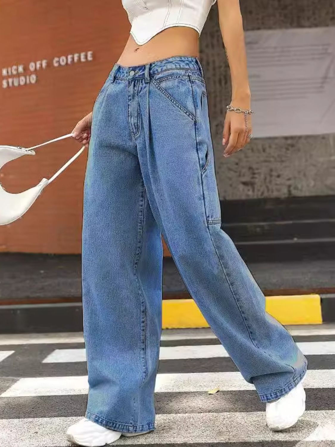 Women's Wide Leg Jeans with Pockets