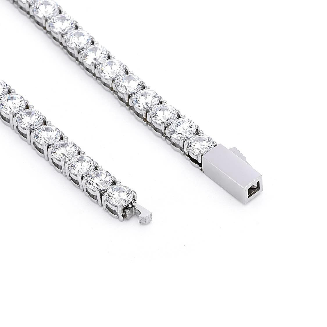 A picture of the latch on B.Tiff 5mm Tennis Necklace