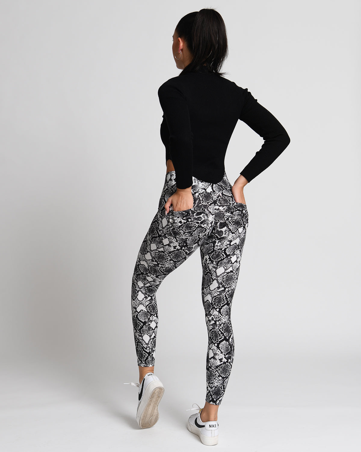Model showing both pocket on *Wild at Heart* (Dream Light Leggings)