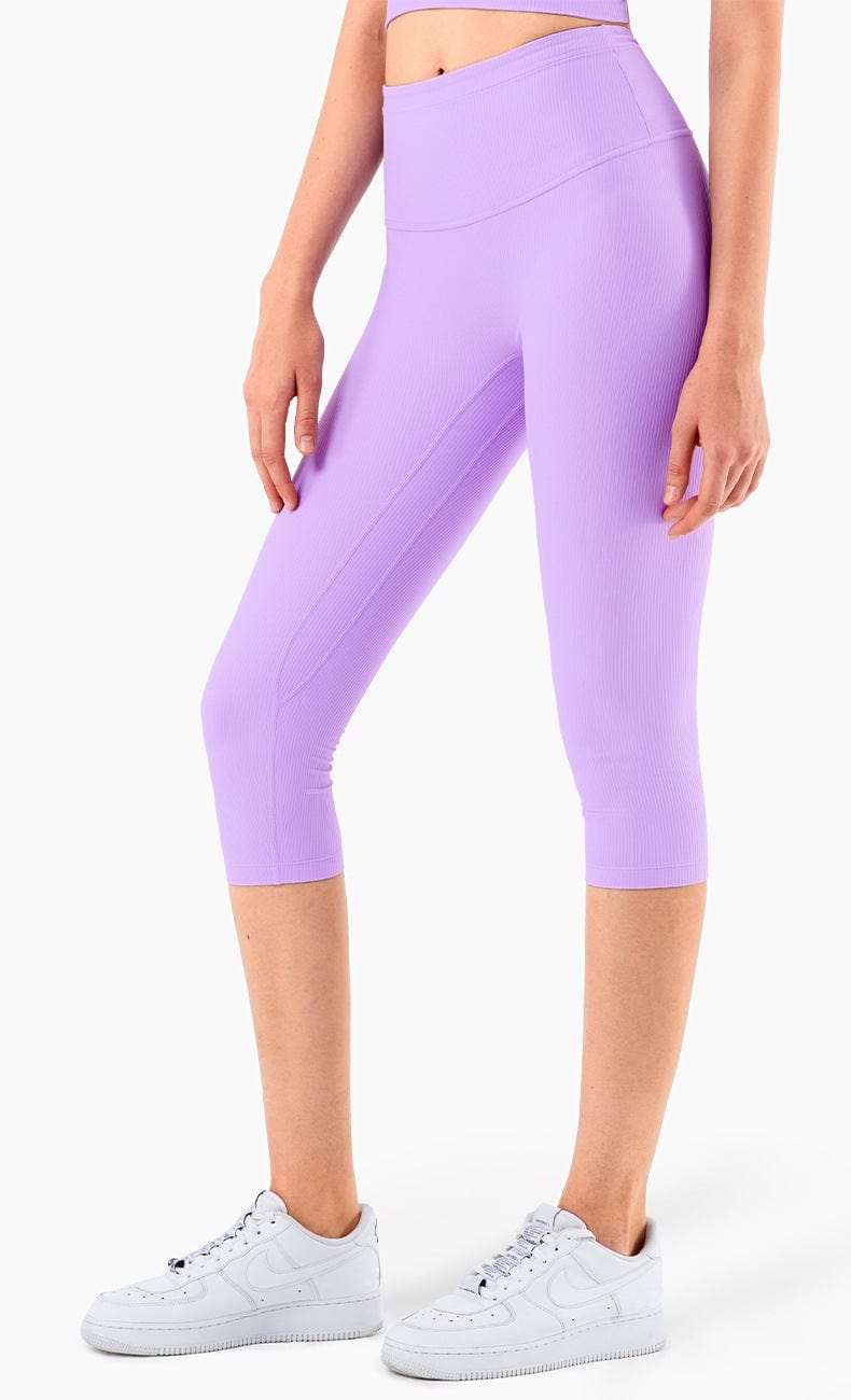 High Rise Cropped Leggings w/ Seamings for the gym 