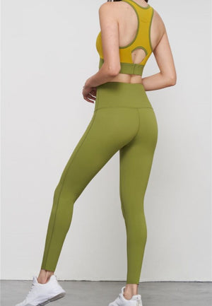 model showing back of the sports bra