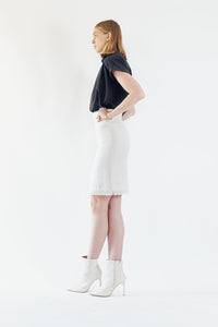 Luxe White Mini Tweed Skirt – A Luxurious Blend of Elegance and Sophistication.