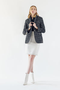 Luxe White Mini Tweed Skirt – A Luxurious Blend of Elegance and Sophistication.