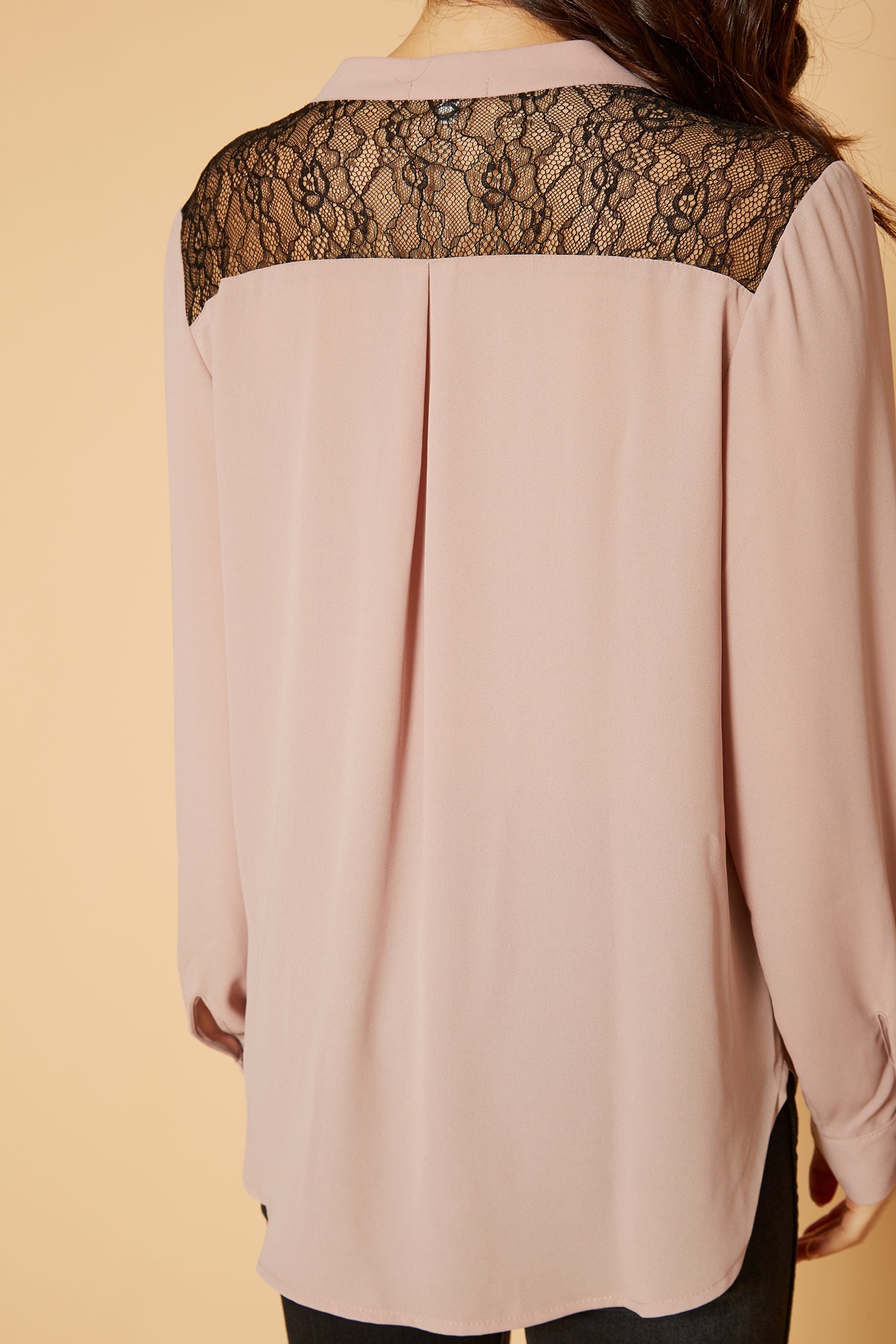 Pleione V-Neck Laced Shoulder LS Top in Dusty Rose