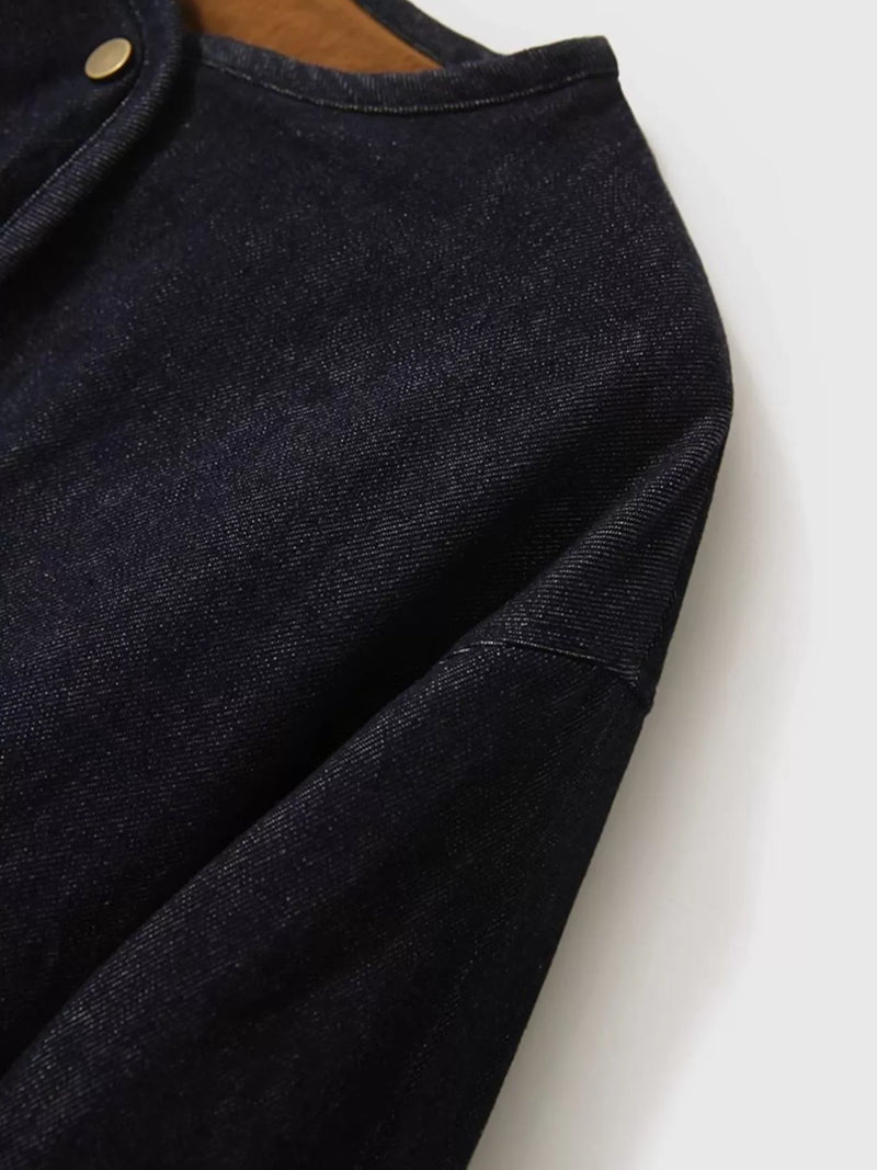 View of the roung neck line on Diamond-Quilted Lightweight Cropped Reversible Down Jacket
