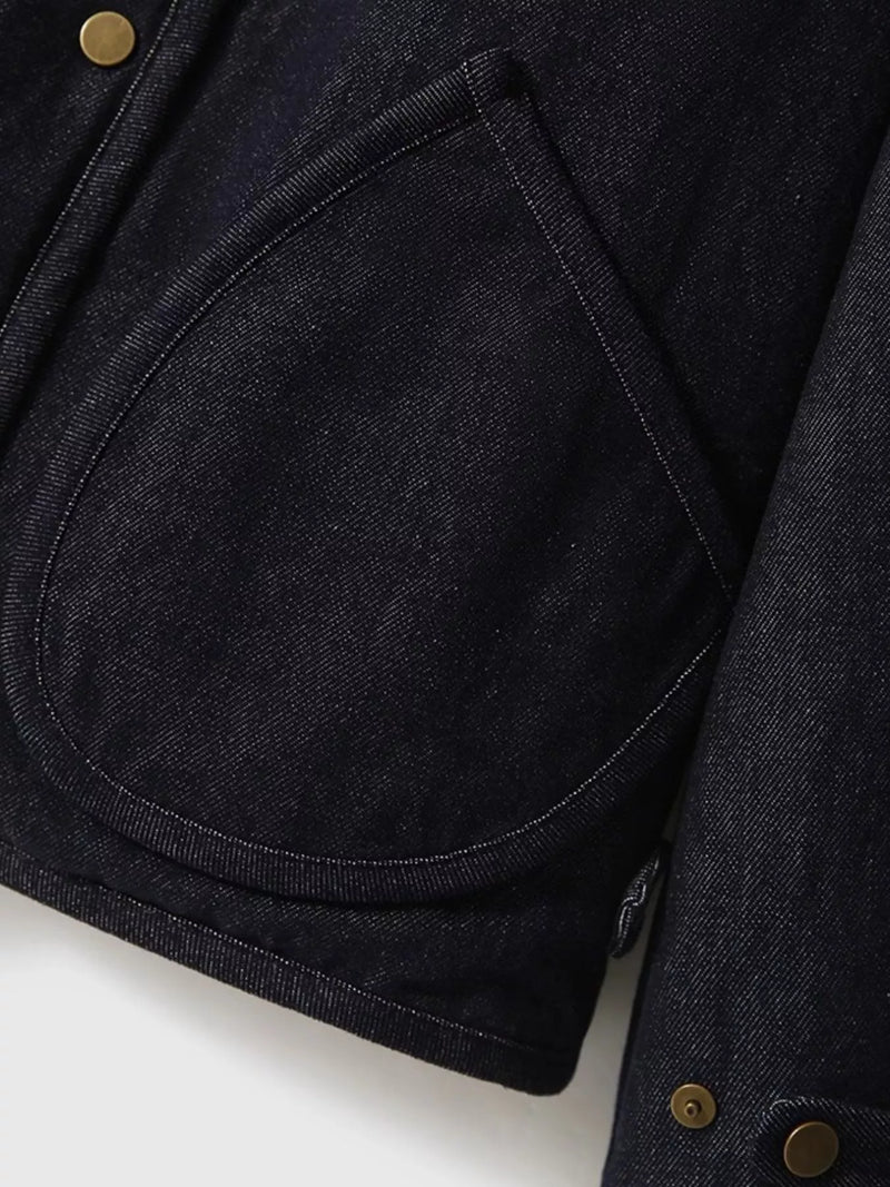 A picture of the pocket on Diamond-Quilted Lightweight Cropped Reversible Down Jacket