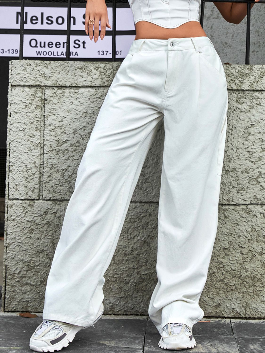 Women's Wide Leg Jeans with Pockets