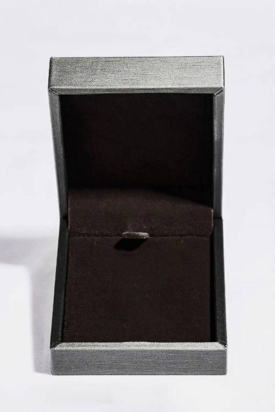 Black ring box on a white background