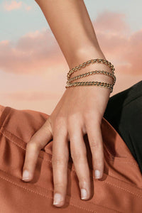 Woman showing Luciana Box Chain Bracelet on her hand