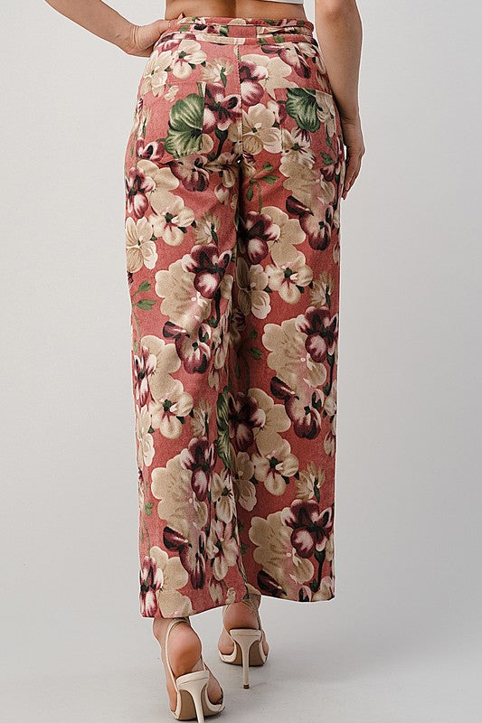 Zoom in view of the back of LIGHT WEIGHT CORDUROY FLORAL WIDE LEG PANTS