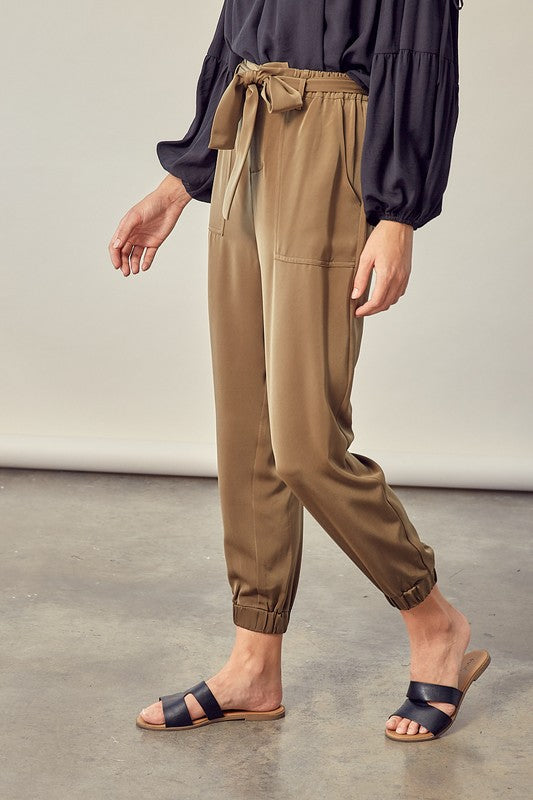 SATIN PANTS WITH BELT