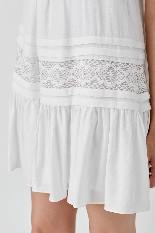 close up view of lace on HALTER NECK TRIM LACE WITH FOLDED DETAIL DRESS-white