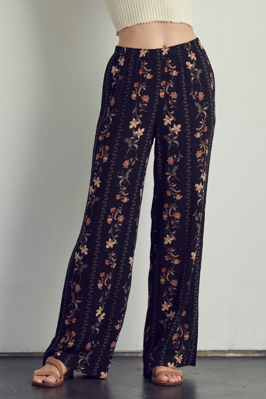 Zoom in front view of Palazzo pants in floral rayon gauze-black