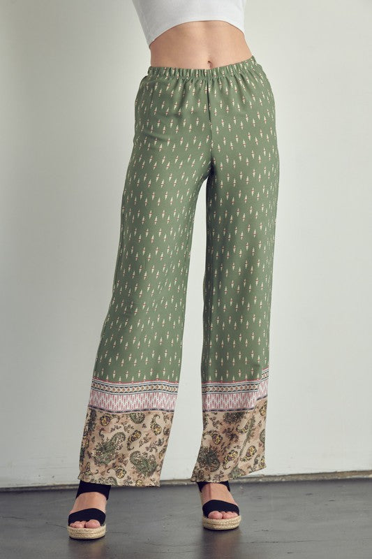 Zoom in view of Elastic waist palazzo pants in ethnic print-green