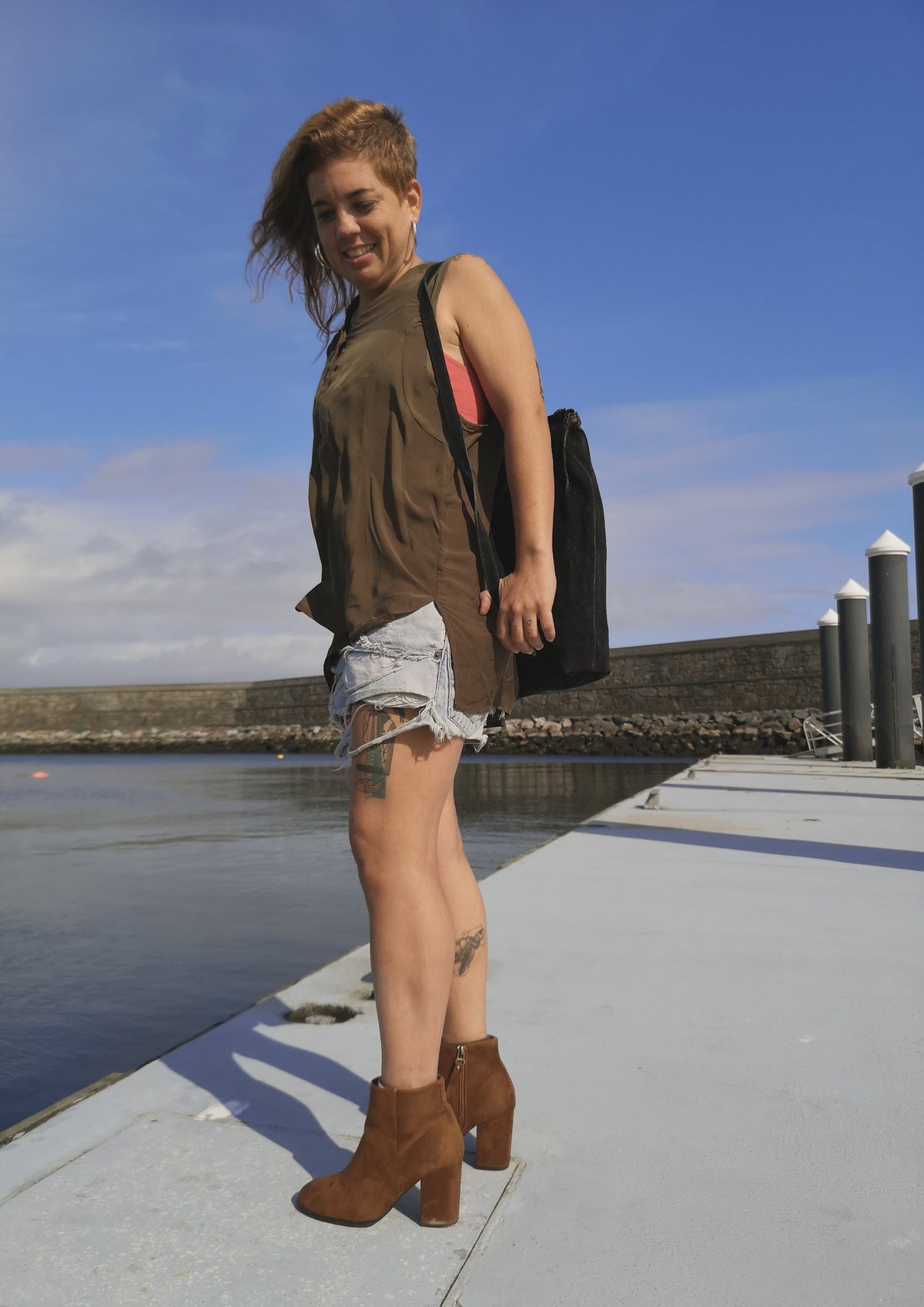 BLOUSE SLEEVELESS - SILKY CUPRO khaki by BERENIK