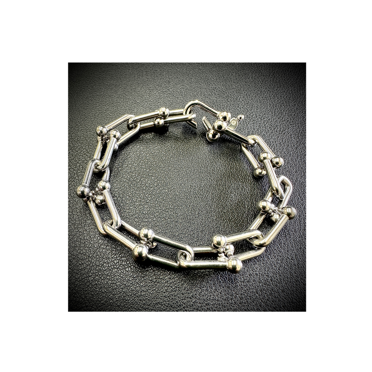 BG525W B.Tiff Horseshoe Link Chain Bracelet by B.Tiff New York (Retail)
