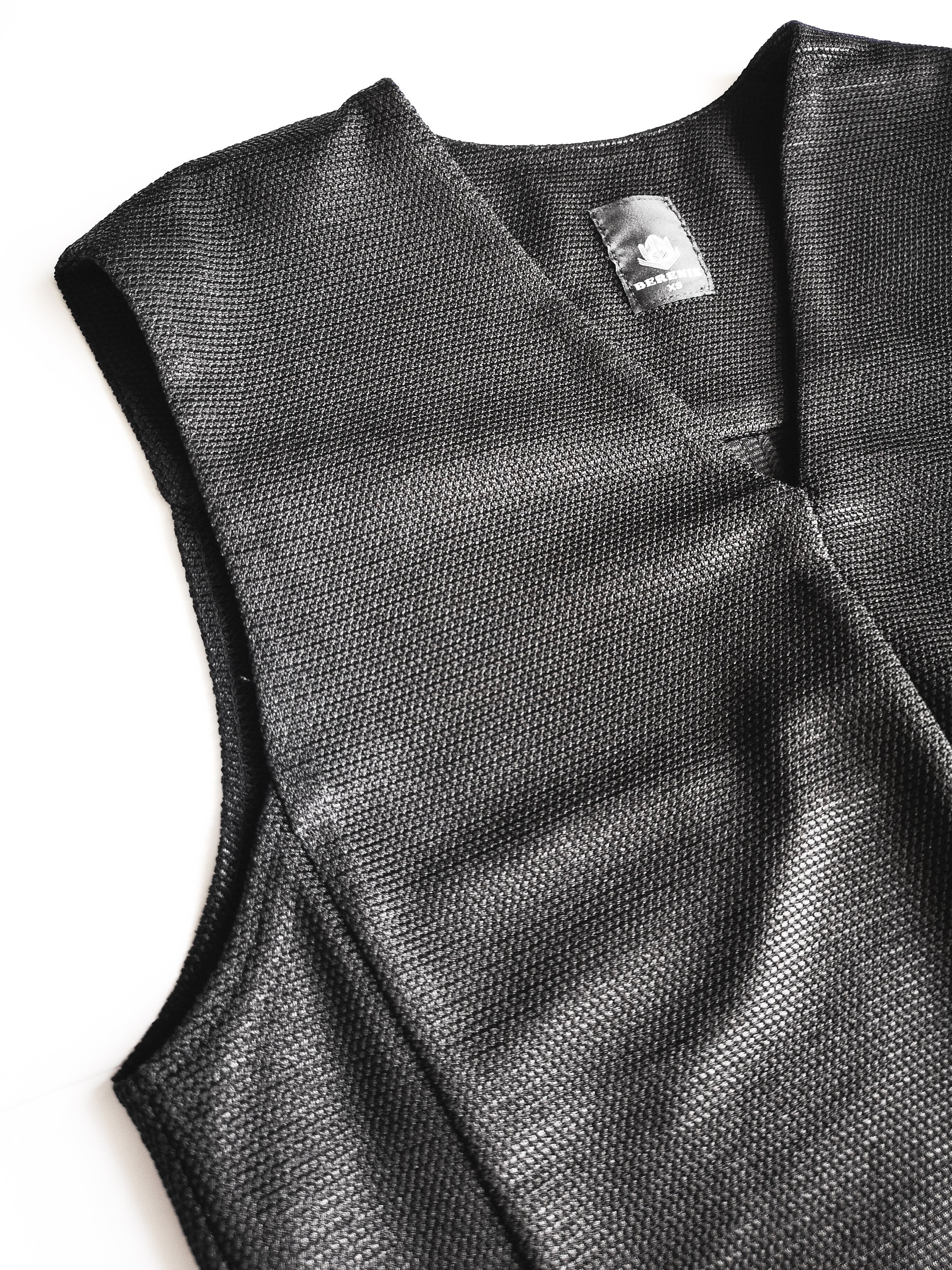 SHIRT SLEEVELESS - TECH LACES STRETCH black by BERENIK - East Hills Casuals