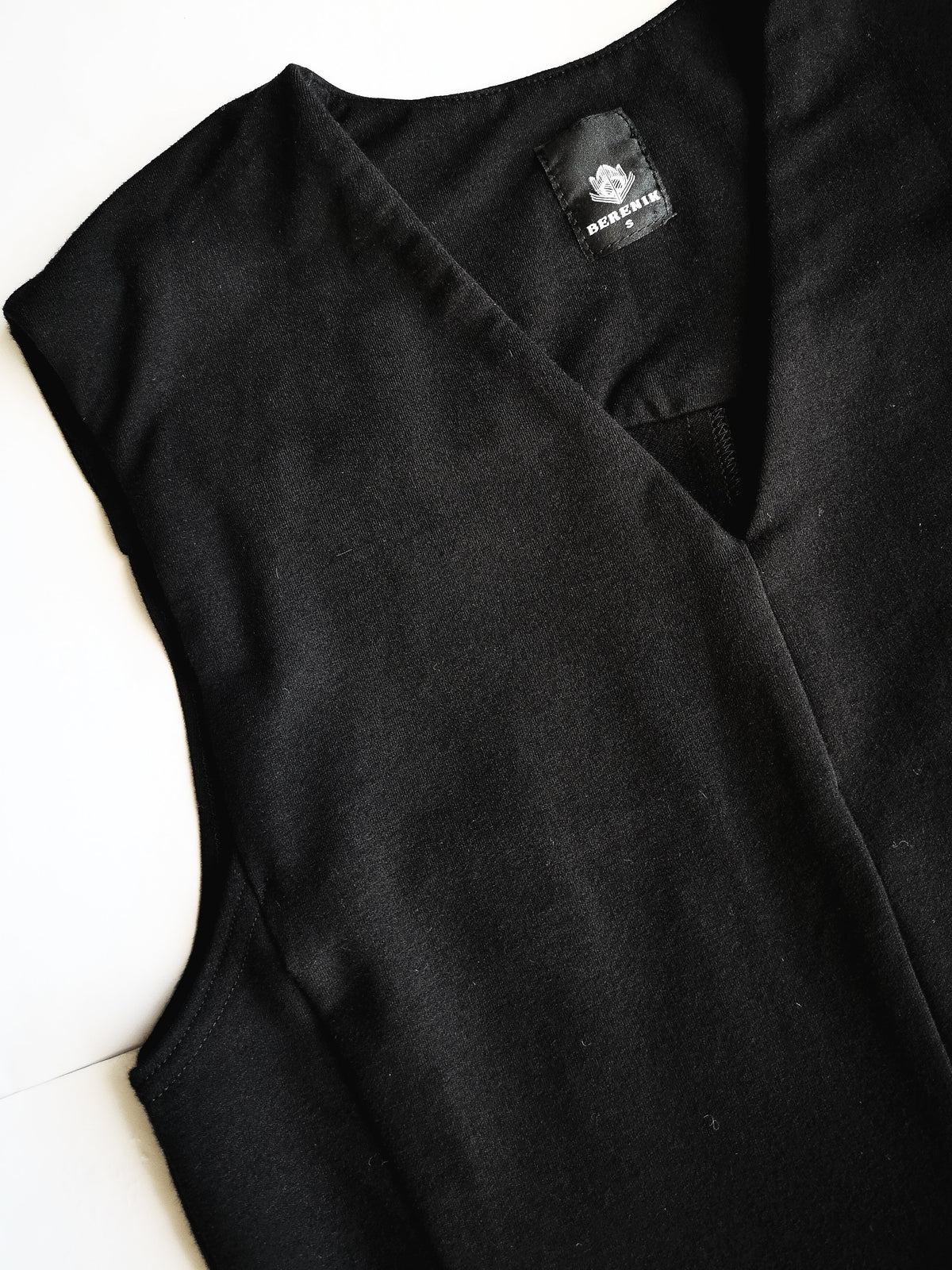 SHIRT SLEEVELESS - COTTON JERSEY black by BERENIK - East Hills Casuals