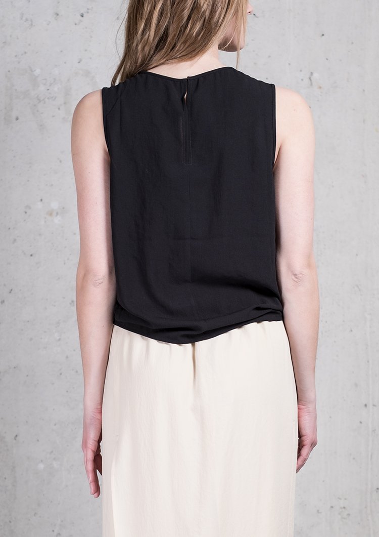 TOP SHORT SLEEVELESS BLACK PLAIN by BERENIK - East Hills Casuals